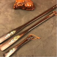 Dụng Cụ Hỗ Trợ Mang Giày Cán Dài Bằng Gỗ Hồng Sắc Cao Cấp