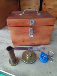 Dụng cụ xác định nhám mặt đường bằng phương pháp rắc cát