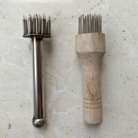 Dụng cụ xăm bì, làm mềm thịt, làm heo quay da giòn