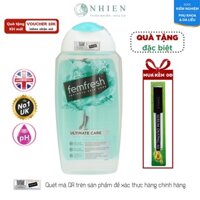 Dung dịch vệ sinh phụ nữ Femfresh màu xanh ngọc dành riêng cho da nhạy cảm giúp giảm ngứa, làm sạch vùng kín nhẹ nhàng