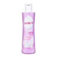 Dung Dịch Vệ Sinh Phụ Nữ Lactacyd Soft and Silky 250ml