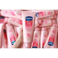 Dưỡng thể Vaseline dạng tuýp