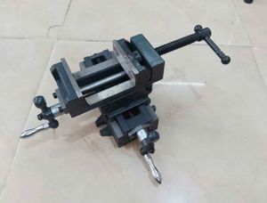 Ê tô bàn phay chữ thập Asaki AK-7030