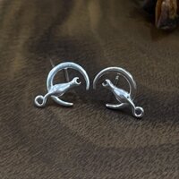 ES CAT ON MOON - Bông tai bạc 925 cài chui mèo và mặt trăng Wyn Silver