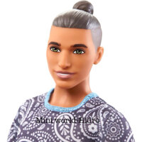 F34 Búp bê thời trang Barbie Fashionistas Ken Fashion Doll #204 with Brown Hair in Man Bun Paisley Tee chính hãng Mattel