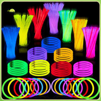 Fianao Glow Stick Trang trí Vòng tay phát sáng 100 chiếc Glow Stick Số lượng lớn Vòng cổ phát sáng trong bóng tối Vòng tay Đồ chơi phát sáng ủng hộ bữa tiệc cho trẻ em Người lớn Đông Nam Á Bán chạy nhất