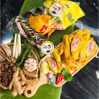 GÀ Ủ MUỐI MADAM HOÀNG-Gà ủ muối phải nguyên con Đầu Cổ Cánh Mề