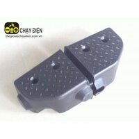 Gác chân nhựa sau xe đạp điện có hoa văn