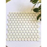 Gạch mosaic chấm bi màu trắng trang trí nhà hàng, khách sạn, phòng khách, mang vẻ đẹp sang trọng, dễ vệ sinh, giá rẻ