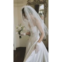 Găng tay cô dâu làm lễ chụp ảnh