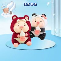 Gấu Bông Heo Cosplay Gấu Dâu Cầm Bình Sữa Mặc Áo Lotso Mũ Cởi Ra Được ZADA