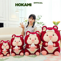 Gấu Bông Heo - Gấu Bông Chú Lợn Ôm Bình Sữa, Heo Sữa Mặc Áo Lotso mũ cởi ra được Thú Nhồi Bông HOKAMI