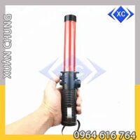 Gậy chỉ huy có đèn: Đế Nam Châm, Có Còi, Dùng Pin