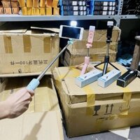 Gậy chụp ảnh có đèn hỗ trợ sáng F210s Có 2 chế độ sáng.