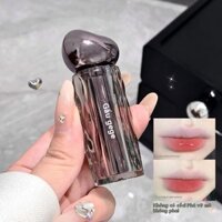Gegebear Water Glow Soft Mist Lipstick xuất hiện gương trắng với đôi môi dày