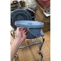 Ghế bô vệ sinh lucass GX300 có bánh xe, có để chân