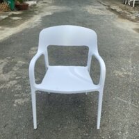 Ghế cafe nhựa trắng lưng hở – Đơn giản, chắc chắn và dễ vệ sinh