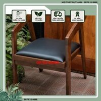 Ghế Katakana thiết kế tay, mặt ngồi, tựa lưng thẳng góc cạnh mang đến một vẻ ngoài phong cách sắc nét