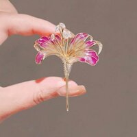 Ghim cài áo hoa loa kèn hồng đậm B987