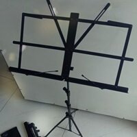 Giá để sách nhạc.