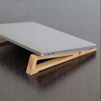 Giá đỡ laptop gỗ của Digimix thiết kế công thái học, đa năng, dùng cho máy 12-15 inch.