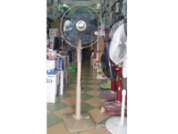 giá giảm SỐC : 1,050k Quạt cây Mistral MSF-1628N có điều khiển