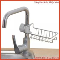 Giá inox đựng lưới rửa bát, cọ xoong, bàn chải, xà bông treo vòi nước bồn rửa bát