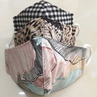 [Giá sỉ SLL] Combo 100 khẩu trang vải cotton 3 lớp lọc, Size nữ dưới 60kg, kiểu dáng kissy cao cấp
