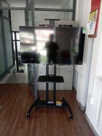 Giá Treo Tivi Di Động NB-AVA-1500 75inch