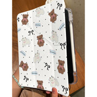 Giảm giá Bao da iPad F&X, nếp gấp chữ Y, nơ, gấu nâu, cừu, tương thích với iPad Pro 2024, Air 6/5, mềm 7/8/9, acrylic 13