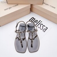 [Giao hàng trong ngày] 2024 Còn hàng Giày Jellybunny thơm với quai mỏng và trang trí đá quý Giày phẳng gót thấp dép đi mưa