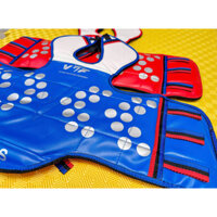 Giáp Taekwondo chấm bi điện tử có 2 mặt xanh đỏ có 4 size có bán sỉ cho anh em HLV giao Hỏa Tốc HCM