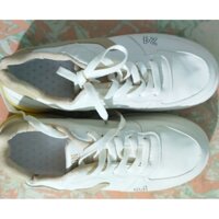 Giày bata độn đế dành cho nữ