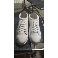 Giày bata trắng, kiểu dáng năng động, size từ 39-43