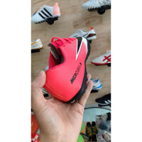 Giày bóng đá Vic 6