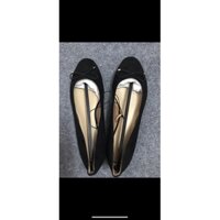 giày búp bê đen hờ mờ