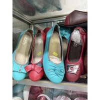 Giày búp bê màu đỏ xanh dương