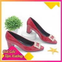 Giày Cao Gót 5cm Đế Vuông Mũi Vuông Đính Đá Màu Đỏ Pixie P317