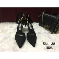 Giày cao gót QC fullbox da lộn, cao 7 phân, có quai gài sau gắn hạt mang sáng chân. Còn 1 size 38 màu đen, sale 180.000