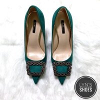 Giày cao gót xanh đế đỏ sang chảnh