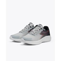 giày chạy bộ DIADORA.