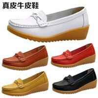 Giày cho mẹ da thật Giày y tá thoải mái mùa thu Giày lỗ đế xuồng chống trượt đế bệt đế mềm giày một lớp thoáng khí