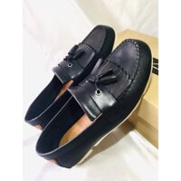 Giày Clarks : chính hãng  xách tay , thương hiệu nổi tiếng đến từ Anh ,  thương  hiệu này  đặc biệt ở Vn  không có nhé