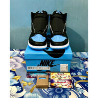 'Giày Cổ Cao' Nike Air Jordan 1 Retro High UNC Toe