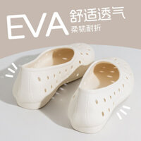 Giày có lỗ cho phụ nữ mẫu mới mùa hè 2025 dép cho mẹ đế mềm chống trượt cho người trung niên và cao tuổi trong nhà dép cho mẹ đi ra ngoài mùa hè dép lỗ rỗng màu trắng cho phụ nữ đế bằng chống trượt bít mũi một chân giày đi mưa nhựa đế mềm dép y tá