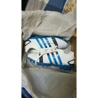 Giày đá banh Adidas