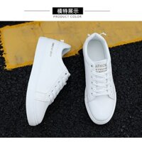 Giày da trắng nam giới y hình