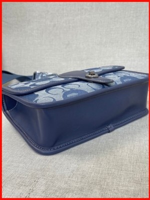 Giấy dán tường Champange 2676