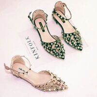 Giày đế xuồng tán đinh