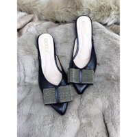 Giày dép đính nơ siêu sang